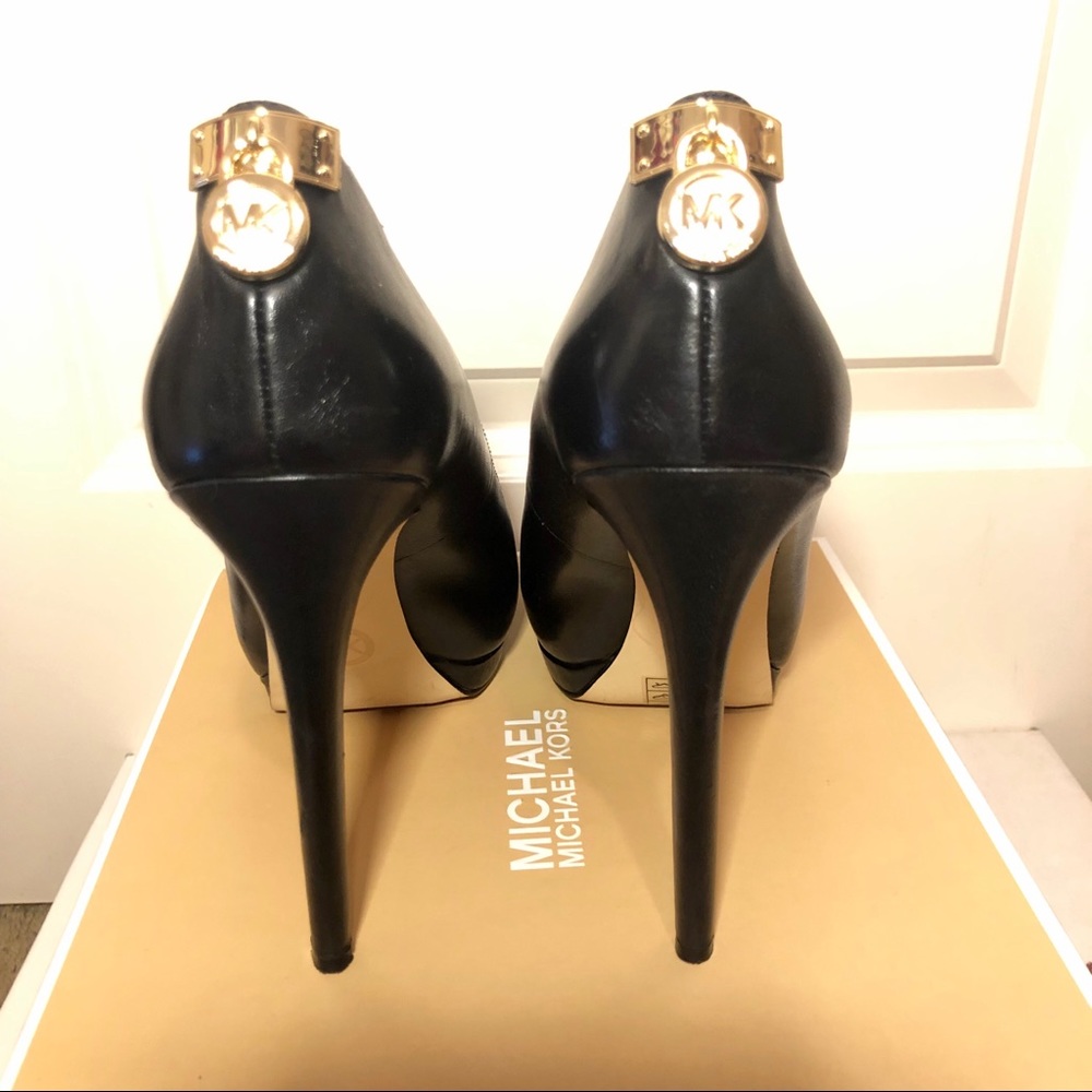 Michael Kors Black Pumps